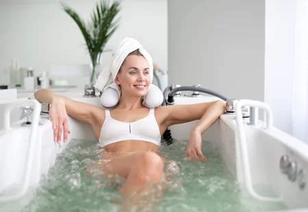 cooling bath is one of the best natural remedies for sunburn